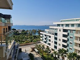 2-bedroom, Sleeps 4, Free Parking