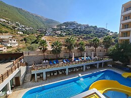 2-bedroom, Sleeps 4, Free Parking
