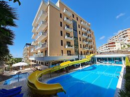 2-bedroom, Sleeps 4, Free Parking