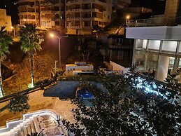2-bedroom, Sleeps 4, Free Parking