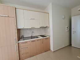 2-bedroom, Sleeps 4, Free Parking