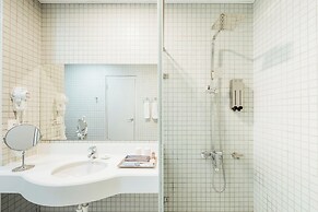 TH Hotel