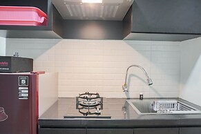 Scenic And Strategic Studio Amethyst Apartment