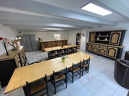 Les Trois Cèdres