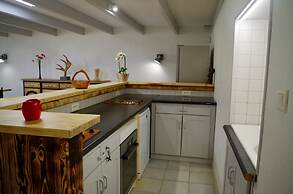 Les Trois Cèdres
