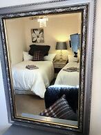 Lazy Nest - Sleeps 4, Parking, Garden & Hammocks