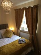 Lazy Nest - Sleeps 4, Parking, Garden & Hammocks