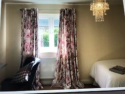 Lazy Nest - Sleeps 4, Parking, Garden & Hammocks