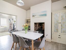 Pow-wow Shore Cottage
