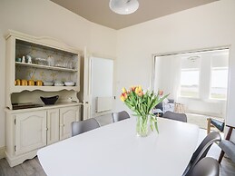 Pow-wow Shore Cottage