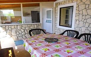 2 Bed Flat - Sleeps 8 - Parking - Wifi