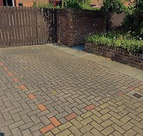 5 Lockside Free Secure Parking