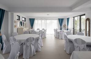 Light Blue Luxury Rooms
