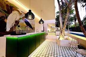 301 Casa Libre by Staypodio