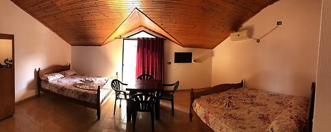 Hotel Gjinaj