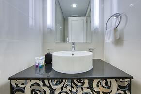 Superb Downtown Dubai Apartment, Amazing Location
