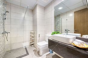 Chaima Elegantly Furnished Brand New With Balcony