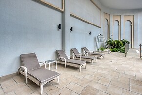 Chaima Elegantly Furnished Brand New With Balcony