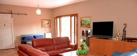 Villa Aurora, Private Pine Forest, Barbecue, Solarium
