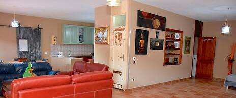 Villa Aurora, Private Pine Forest, Barbecue, Solarium