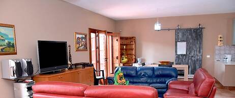 Villa Aurora, Private Pine Forest, Barbecue, Solarium