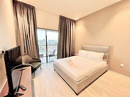 Park View Spacious Studio With Balcony
