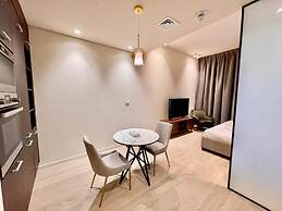 Park View Spacious Studio With Balcony