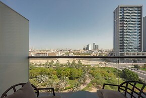 Park View Spacious Studio With Balcony