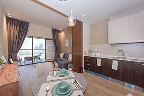 Park View Spacious Studio With Balcony