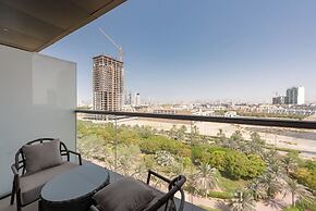 Park View Spacious Studio With Balcony