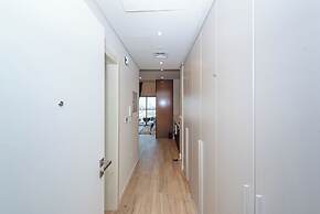 Park View Spacious Studio With Balcony