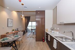 Park View Spacious Studio With Balcony