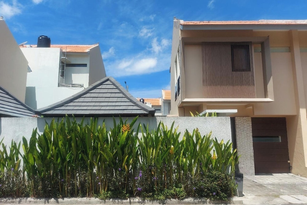 Little Nuts Villa