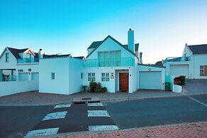99 Steps, Langebaan 8-sleeper