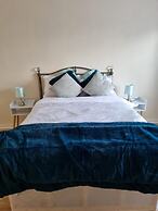 Captivating 2-bed Apartment in Belvedere