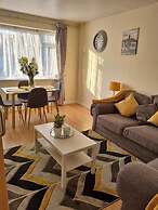 Captivating 2-bed Apartment in Belvedere