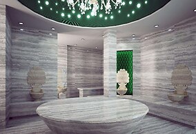 Lucky Monkey Hotel