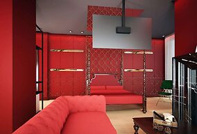 Lucky Monkey Hotel