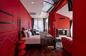 Lucky Monkey Hotel