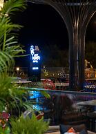 Lucky Monkey Hotel