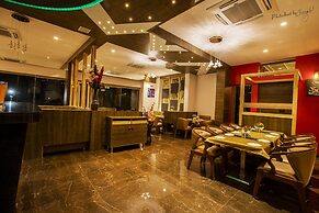 Hotel Prabha Palace