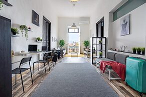Bee Hostel