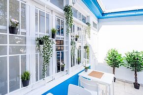 Bee Hostel