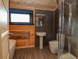 Bacheiddon Log Cabin