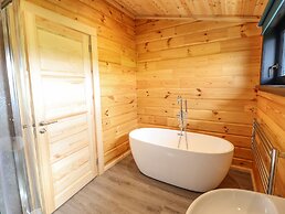 Bacheiddon Log Cabin