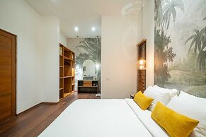 Luxury Private Loft, 2 BR, Canggu With Staff