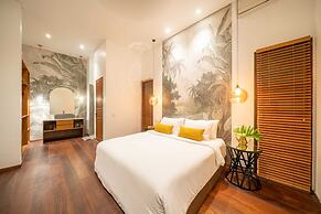 Luxury Private Loft, 2 BR, Canggu With Staff