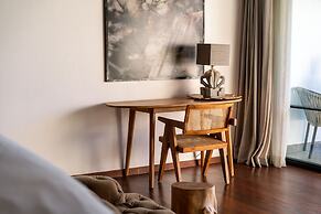 Luxury Private Loft, 2 BR, Canggu With Staff