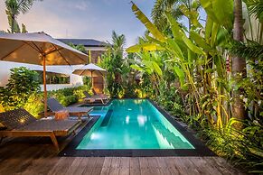 Luxury Private Loft, 2 BR, Canggu With Staff