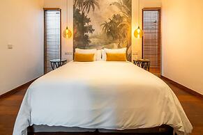 Luxury Private Loft, 2 BR, Canggu With Staff